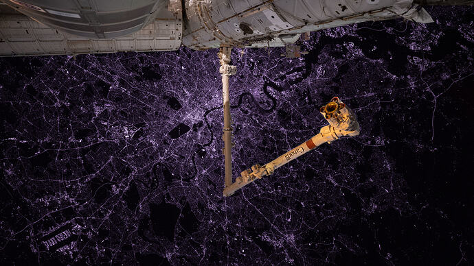 ISS-Thames-4k