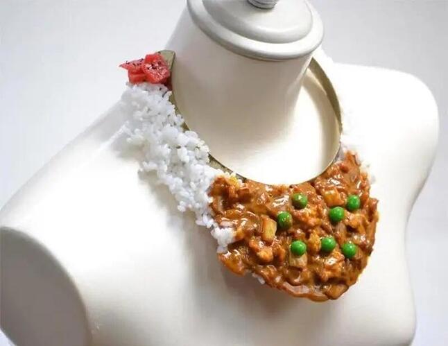riceandgravynecklace