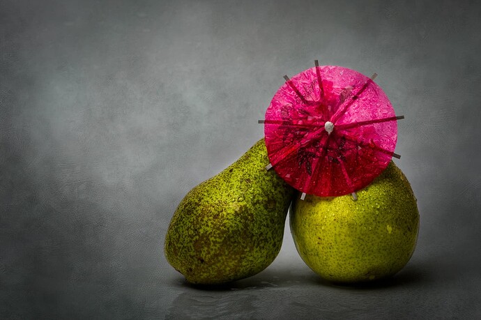 kissing-in-the-rain