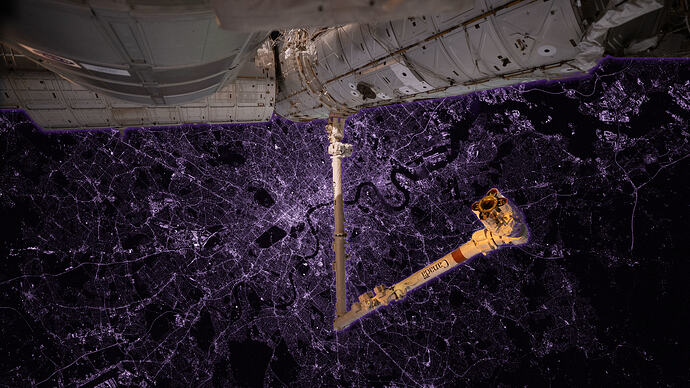 ISS-Thames-deformed-4k