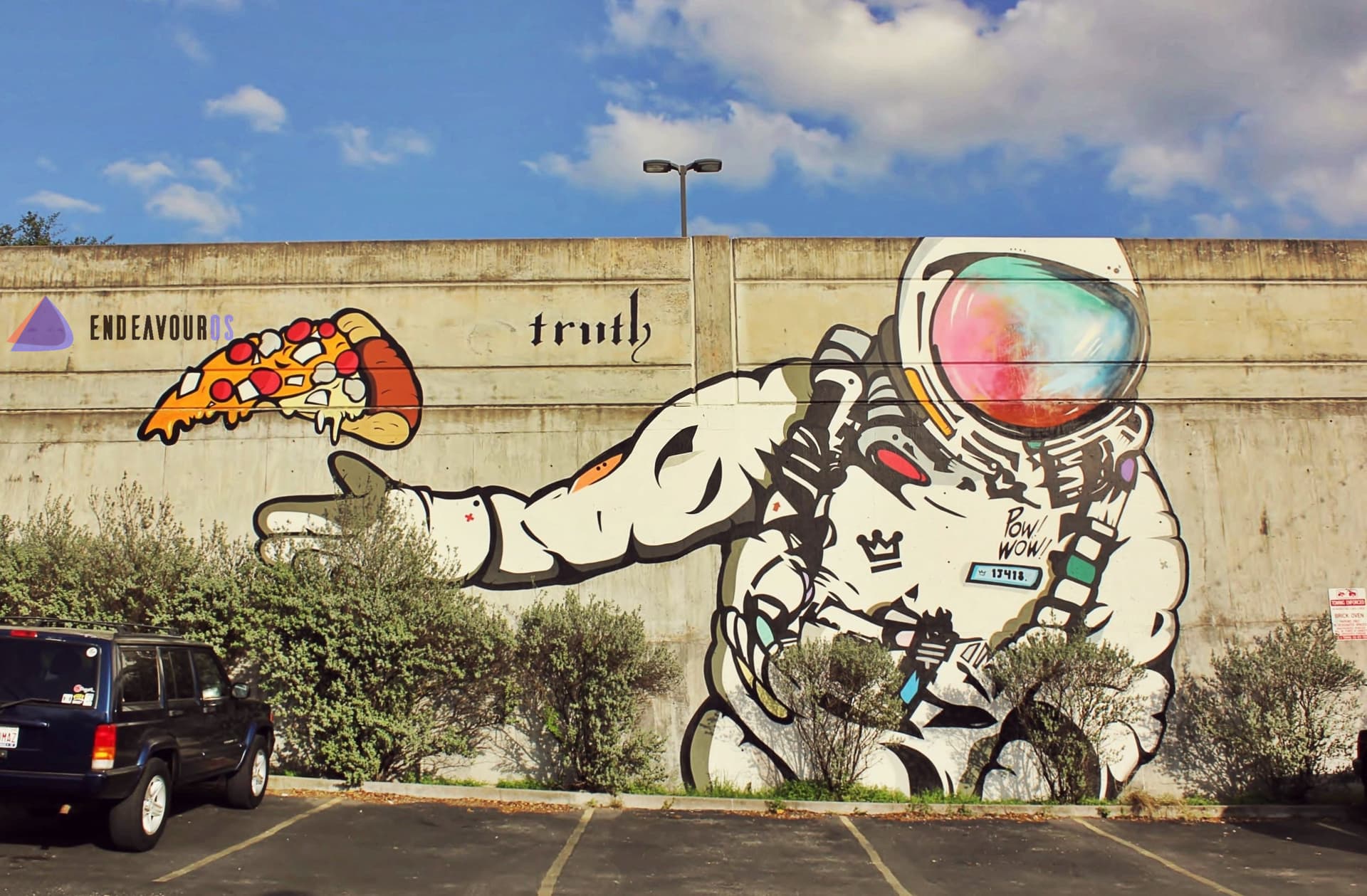 Street-Art-Mural-Graffiti-astronaut-drawing